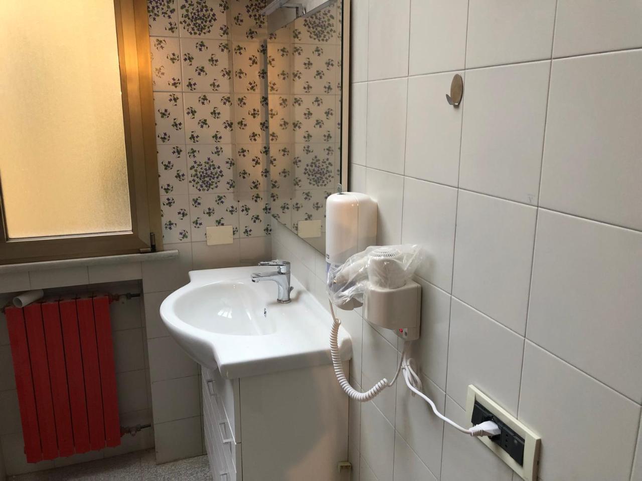 Appartamento 8- Tourist House Bologna - Light House - Self Check-In Esterno foto