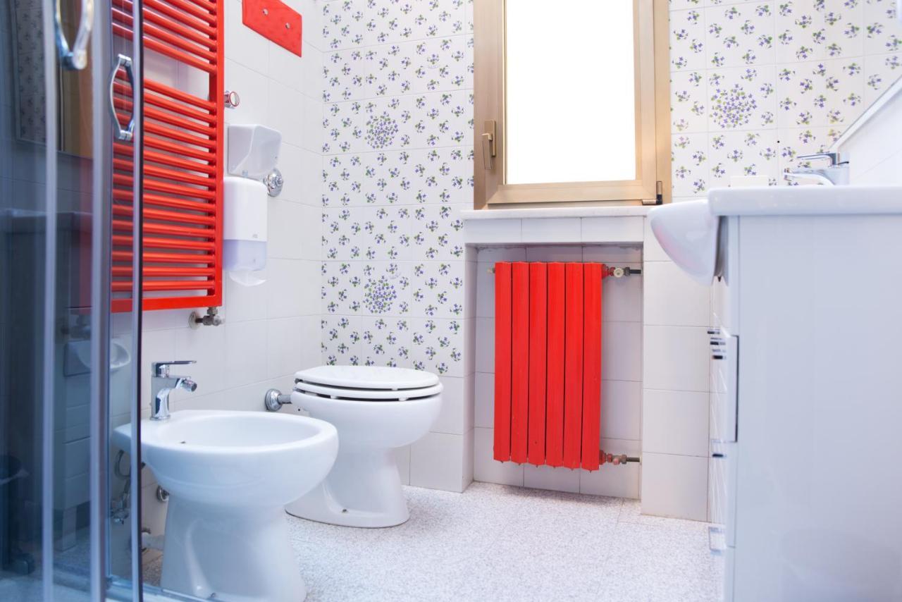 Appartamento 8- Tourist House Bologna - Light House - Self Check-In Esterno foto